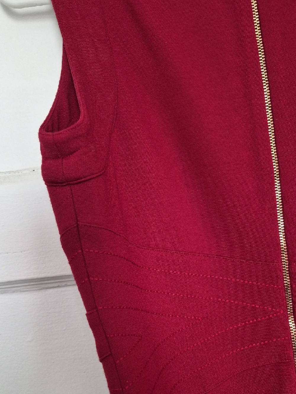 Classic Vixen Red Mini Midi Dress with Gold Tone Zipper. Wedding Guest. Size 8. - Picture 15 of 16